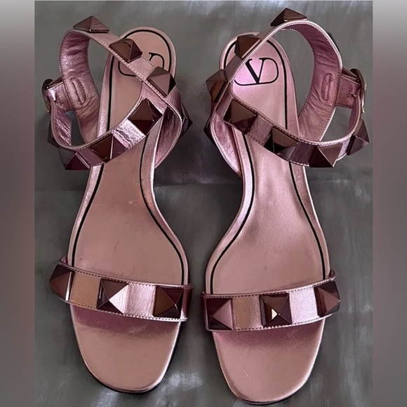 Valentino Garavani Roman Pink Metallic Block Heel Sandals  $1150 - Picture 6 of 11